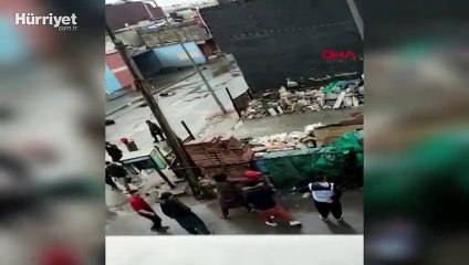 Sultangazi'de yabancı uyrukluların bıçaklı, taşlı, sopalı kavgası kamerada