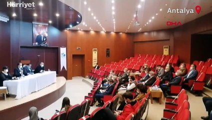 Gazipaşa'da Osmanlı tuğralı saatin kaldırılması tartışması