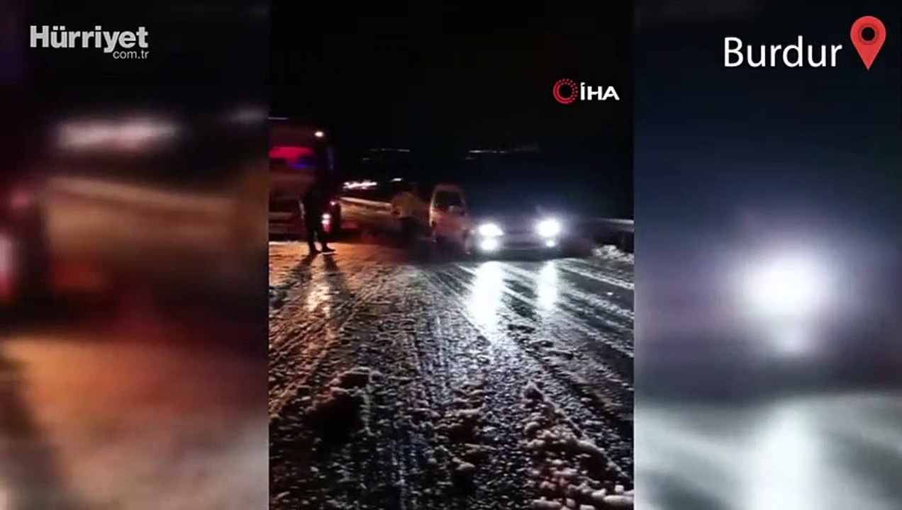 Burdur’da kar yağışı ulaşımda aksamalara neden oldu