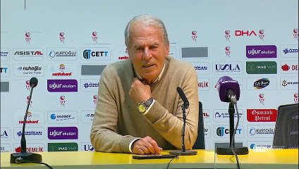 Mustafa Denizli: Allah'tan tek dileğim bu camianın hak ettiği yere gelmesi