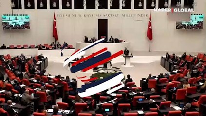 CHP'li vekil, TBMM Genel Kurulunda çekiçle cep telefonunu kırdı