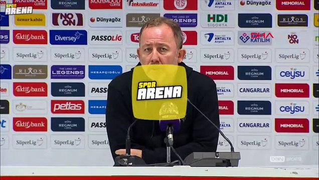 Sergen Yalçın: Yarım pozisyona girmeyen takımdan gol yedik