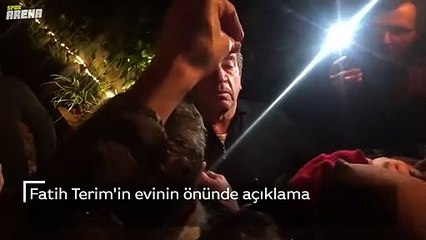 Fatih Terim'in evinin önünde açıklama