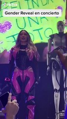 ¡En pleno concierto! Belinda le ayuda a una fan a revelar el genero de su bebé
