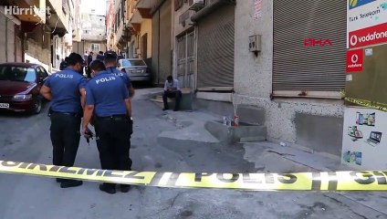Üst araması yapmak isteyen polisi bıçakladı, ayağından vurularak yakalandı