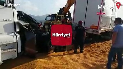 Manisa'da TIR, 4 araca çarptı: Ölü ve yaralılar var