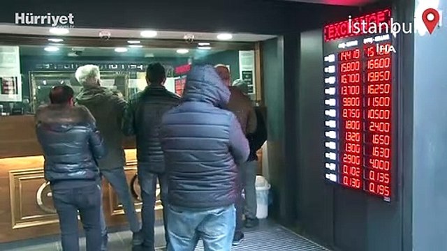 Dövizin düşmesiyle vatandaşlar döviz bürolarına koştu