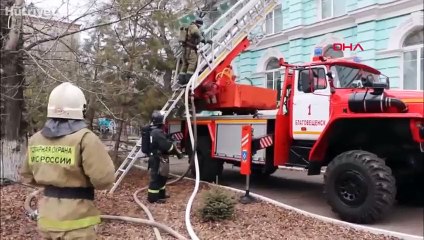 Rusya'da, hastanede yangın sırasında doktorlar ameliyata devam etti