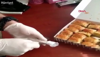 Uyuşturucuları kutudaki baklavaların arasına gizlemiş