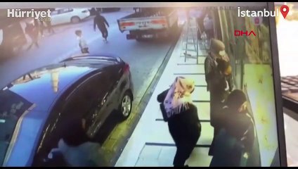 Etrafını sararak altınlarını çaldılar