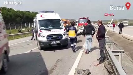 Bursa'da ters yöne giren otomobil, hafif ticari araçla çarpıştı 1 ölü, 3 yaralı