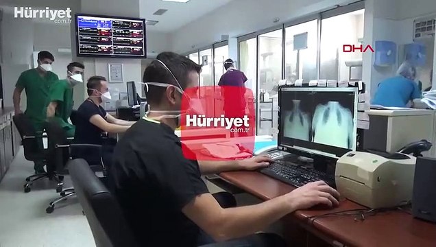 Koronavirüs geçiren erkek 'yanık lastik', kadın 'çürümüş soğan' kokusu alıyor