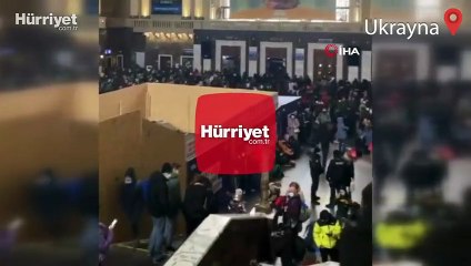 Kiev’de halk, tren garına akın etti