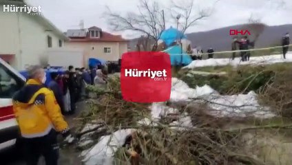 Kestiği ağacın altında kalarak can verdi