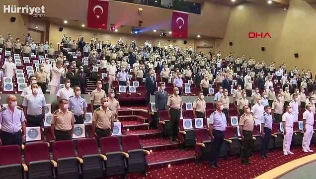 Terfi eden personele yeni rütbeleri Milli Savunma Bakanı Akar tarafından törenle verildi