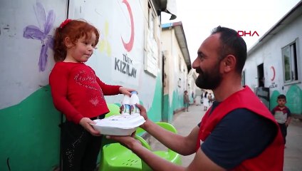 Mesut Özil'den, Suriyeli yetimlere iftar sofrası