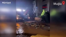 Bodrum'da sağanak yağış nedeniyle dereler taştı, evleri su bastı