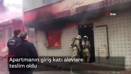 Apartmanın giriş katı alevlere teslim oldu