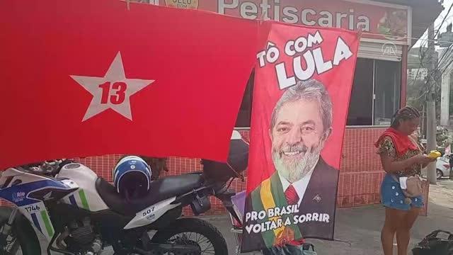 Brezilya eski Devlet Başkanı Lula da Silva, Rio de Janeiro'da seçim kampanyası düzenledi