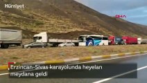 Erzincan-Sivas karayolunda heyelan
