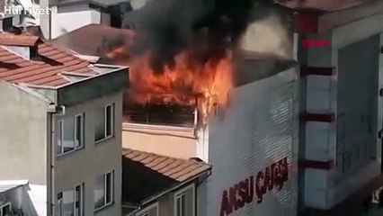 İzmit'te 4 katlı mağazanın çatısında yangın