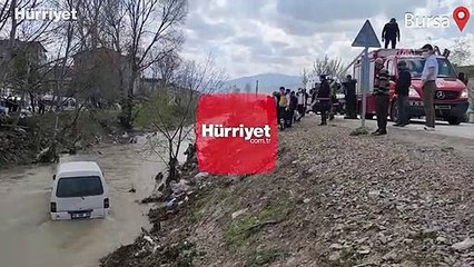 Dereye düşen sürücüyü böyle kurtardılar