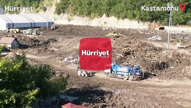 Bozkurt ilçesinde arama kurtarma ve enkaz kaldırma çalışmaları sürüyor