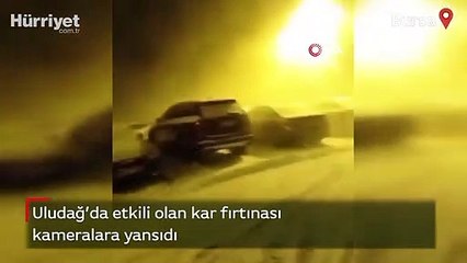 Uludağ’da gece etkili olan kar fırtınası kamerada
