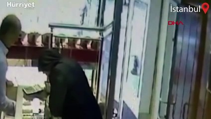 Sultanbeyli'de kuyumcuda biber gazlı gasp anı kamerada