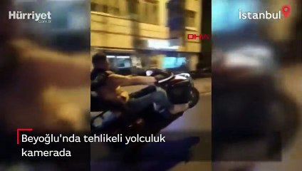 Beyoğlu'nda tehlikeli yolculuk kamerada