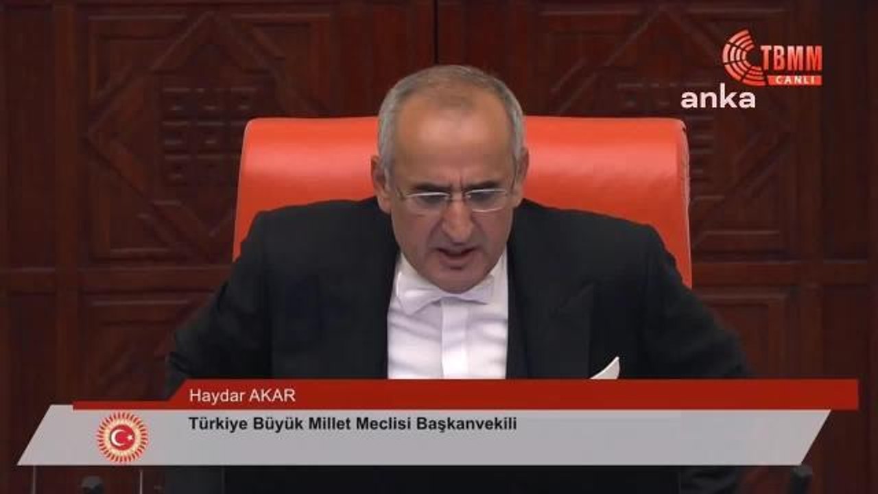 TBMM Genel Kurulu'nda "Sansüre Hayır" Sloganı Yankılandı, Sansür Yasası Teklifi'nin 'Gerçeğe Aykırı Bilgi Yayma' Suçunu Düzenleyen Maddesi...