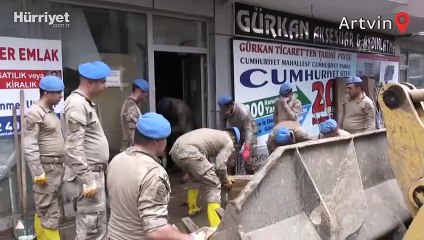 Arhavi'de hasar tespit ve temizlik çalışmaları devam ediyor
