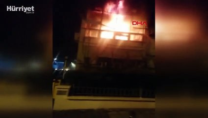 Kadıköy'de 10 katlı binada yangın: çok sayıda kişi dumandan etkilendi