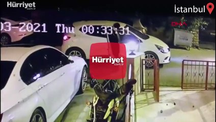 Lüks otomobillerin ayna ve plakalarını çalan şüpheli kamerada