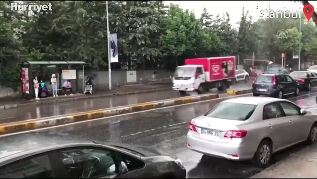 İstanbul'da sağanak yağış etkili oluyor