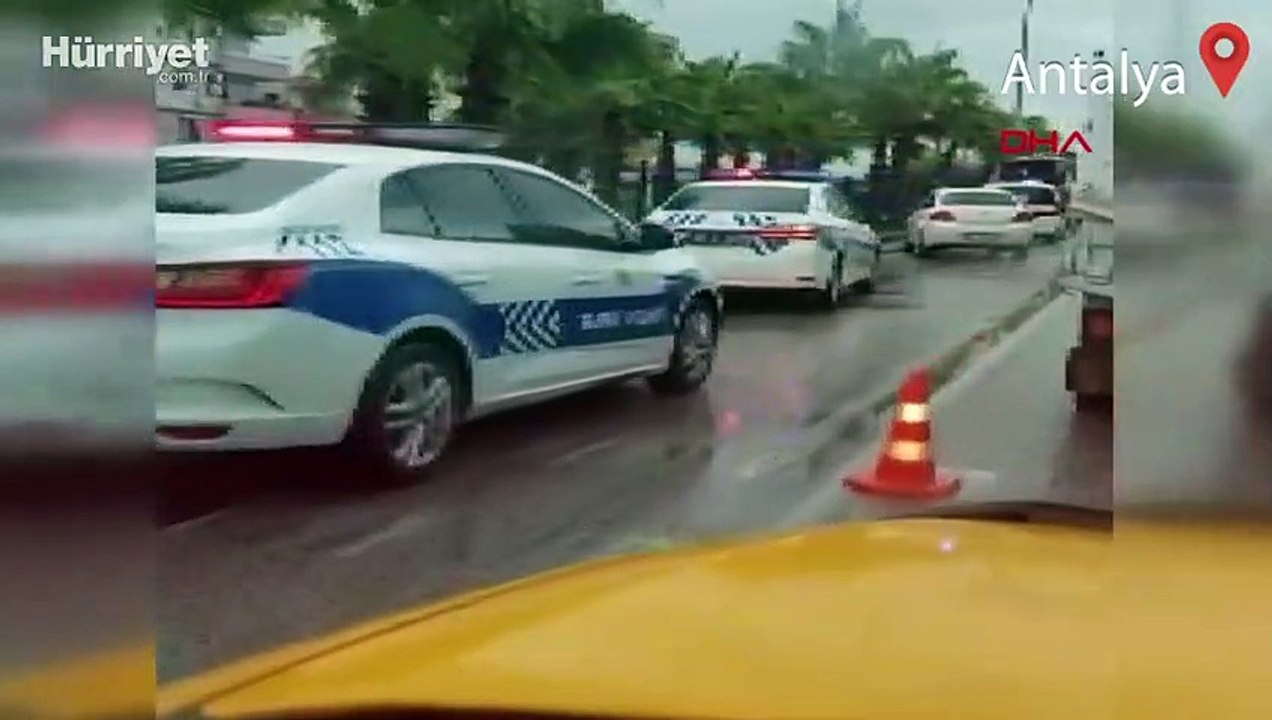 Antalya'da midibüs takla attı: 2'si çocuk 8 Rus turist yaralandı