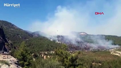 Antalya'da orman yangını çıktı, karayolu ulaşıma kapatıldı