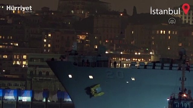 ABD donanmasına ait savaş gemisi İstanbul Boğazı'nda