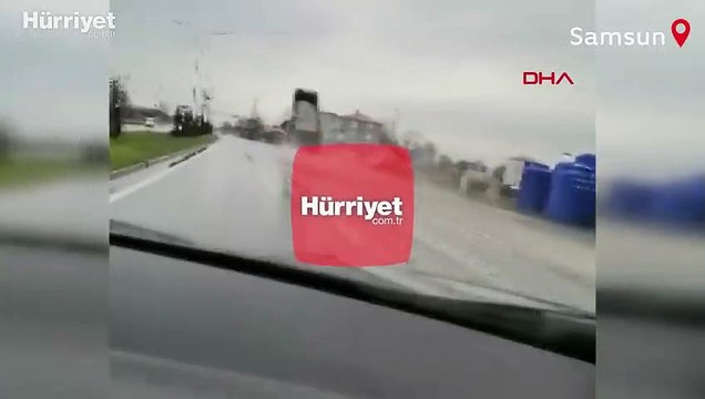 Damperi açılan kamyon, PTS sisteminin bulunduğu taka çarpıp devrildi o anlar kamerada