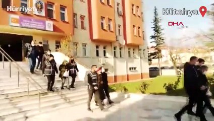 Evlilik vaadiyle dolandırıcılık yapan 3 şüpheli, yakalandı