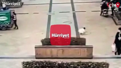 Kanalizasyona fişek atan Çinli çocuk ortalığı savaş alanına çevirdi