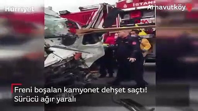 Freni boşalan kamyonet dehşet saçtı! Sürücü ağır yaralı