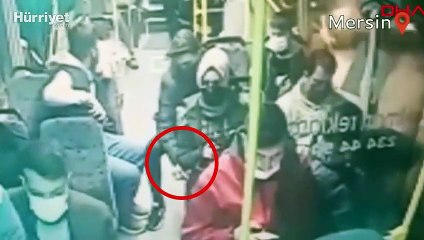 Otobüste cüzdanın çalınma anı kamerada