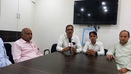 नहीं हटाया दशहरा का कचरा,बाजारों में कचरे के ढेर