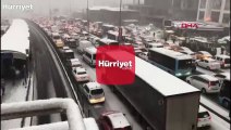 D-100’de yoğun trafik! Bazı noktalarda trafik tamamen durdu