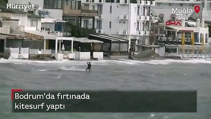Dev dalgaların arasında kitesurf yaptı