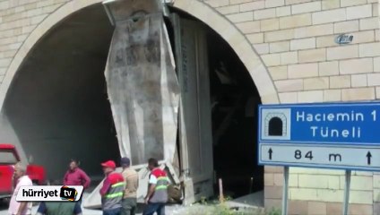 Açık unuttuğu dorsesiyle tünele girince...