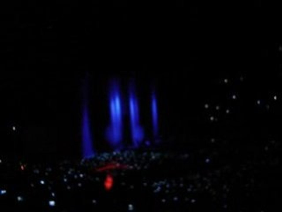 Tokio Hotel à Bercy le 9mars, le rideau s'éclaire