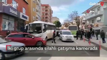 İki grup arasında silahlı çatışma kamerada