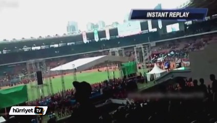 Statta kendini ateşe verip 30 metreden yere atladı